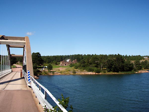 aland077.jpg (65603 bytes)